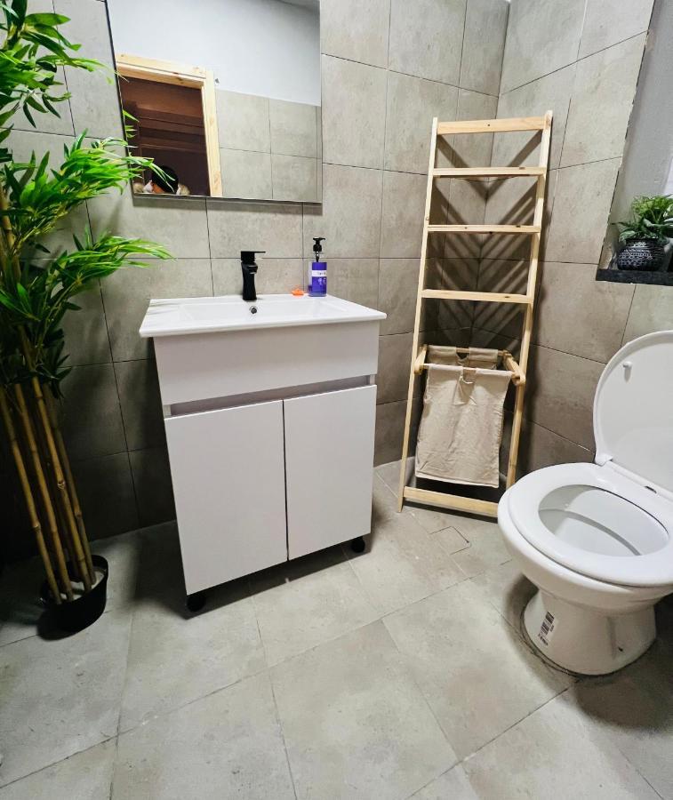 Ofek'S Place - Midtown Tlv Tel Aviv Esterno foto